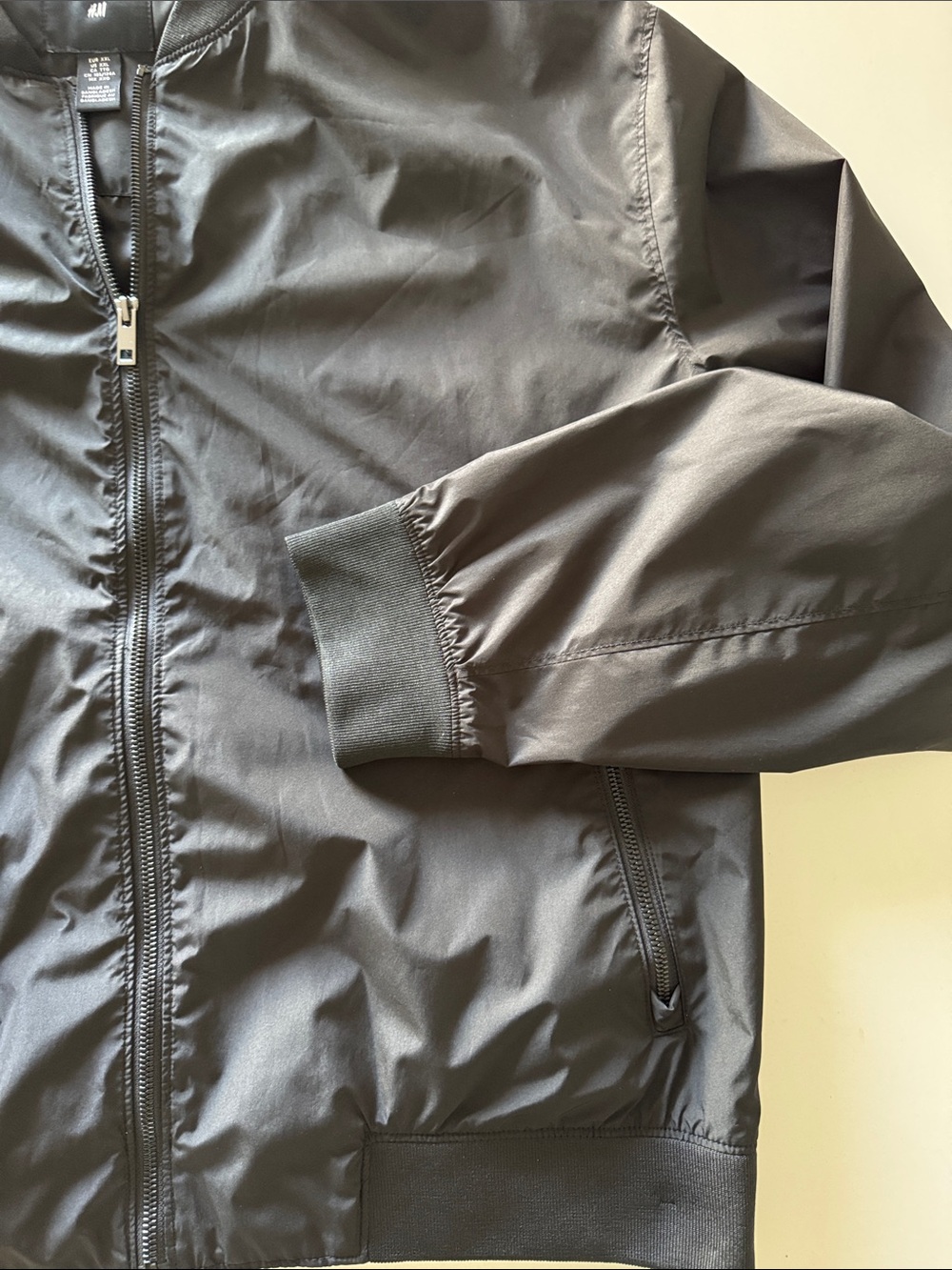 H&M Black Men's Lightweight Bomber Jacket - Picture 3 of 7